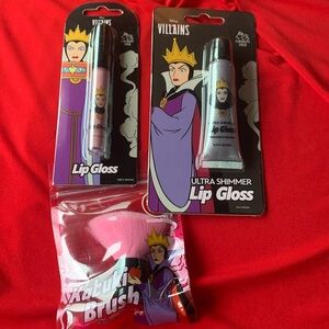 Disney Snow White Villain 2 lip glosses and kabuki brush NWT